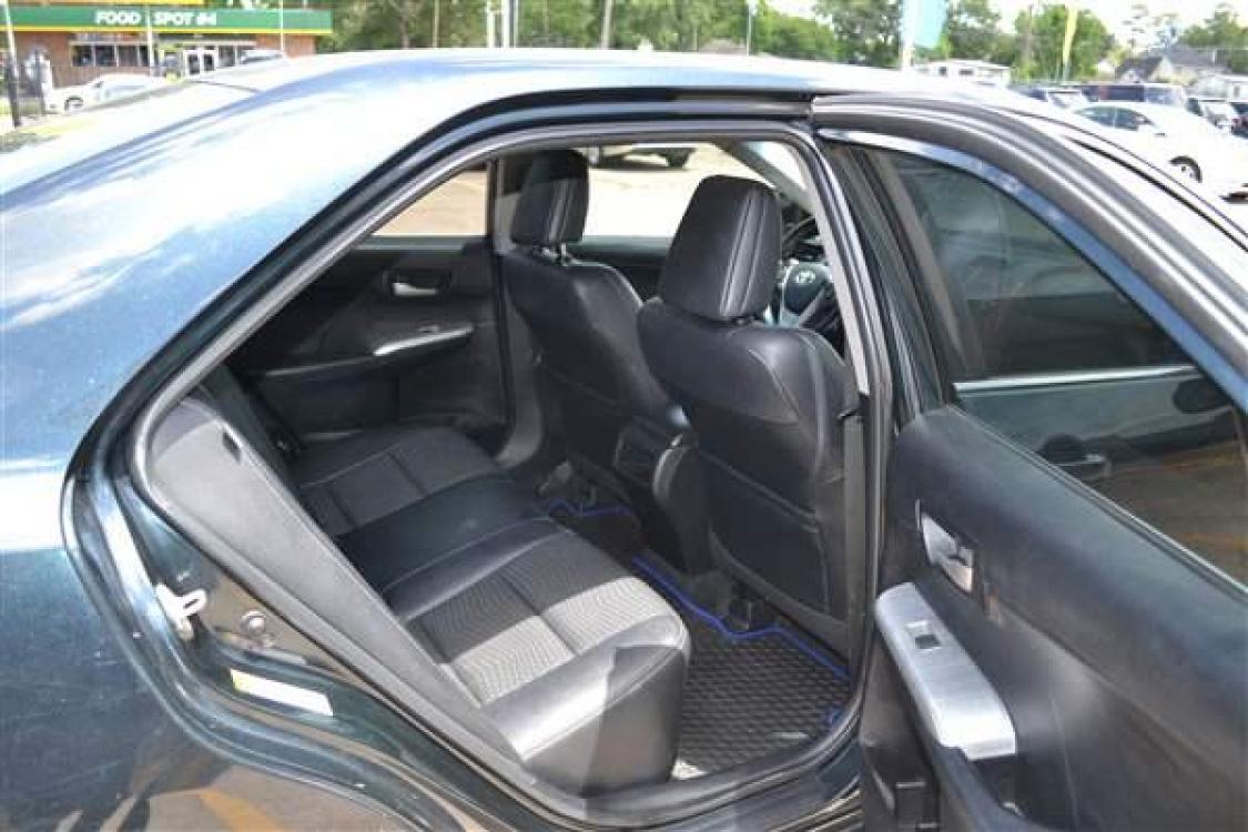 2012 BLACK /BLACK Toyota Camry SE (4T1BF1FK9CU) , 6-Speed Automatic transmission, located at 1355 North 11th Street, Beaumont, 77702, (409) 832-0006, 30.094290, -94.130096 - Photo #17