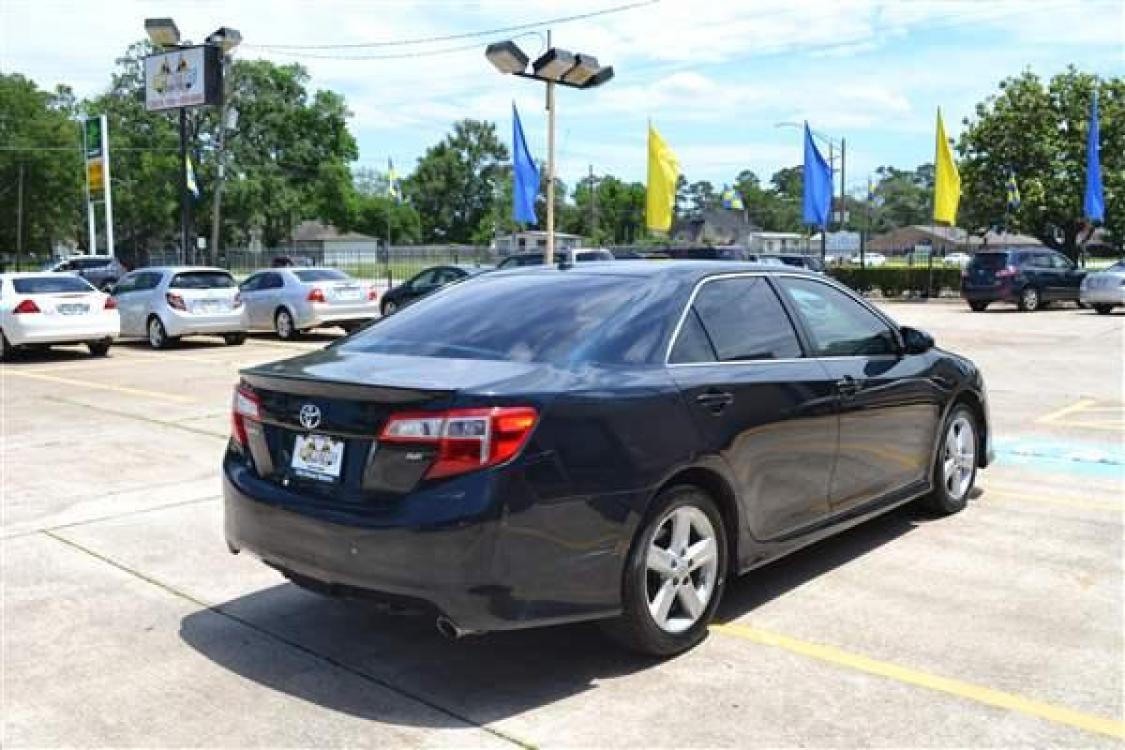 2012 BLACK /BLACK Toyota Camry SE (4T1BF1FK9CU) , 6-Speed Automatic transmission, located at 1355 North 11th Street, Beaumont, 77702, (409) 832-0006, 30.094290, -94.130096 - Photo #5