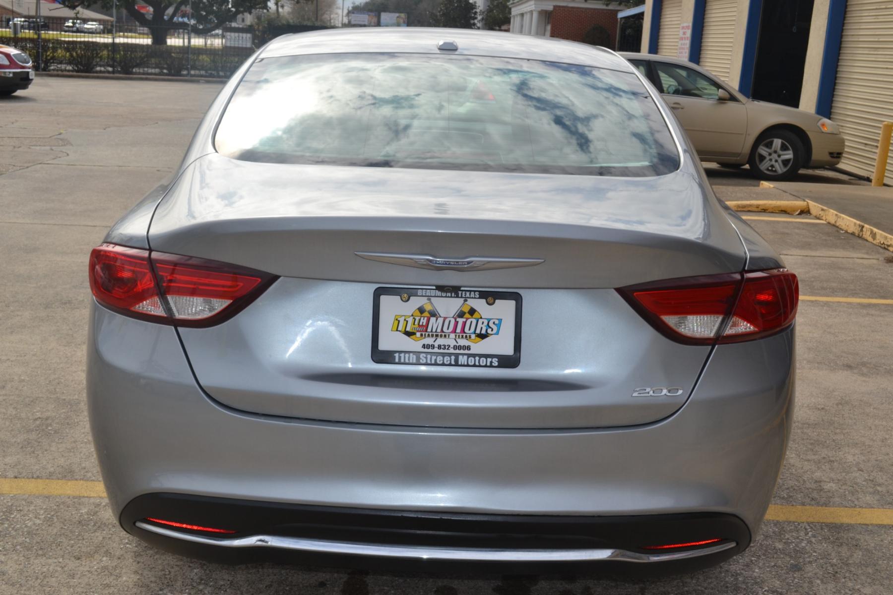 2015 Billet Silver Metallic CC /Black Chrysler 200 Limited (1C3CCCAB1FN) with an 2.4L L4 DOHC 16V engine, 9-Speed Automatic transmission, located at 1355 North 11th Street, Beaumont, 77702, (409) 832-0006, 30.094290, -94.130096 - Photo #3