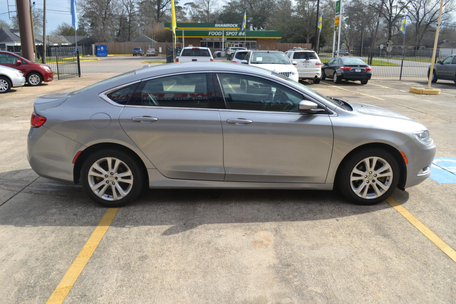 2015 Billet Silver Metallic CC /Black Chrysler 200 Limited (1C3CCCAB1FN) with an 2.4L L4 DOHC 16V engine, 9-Speed Automatic transmission, located at 1355 North 11th Street, Beaumont, 77702, (409) 832-0006, 30.094290, -94.130096 - Photo #6