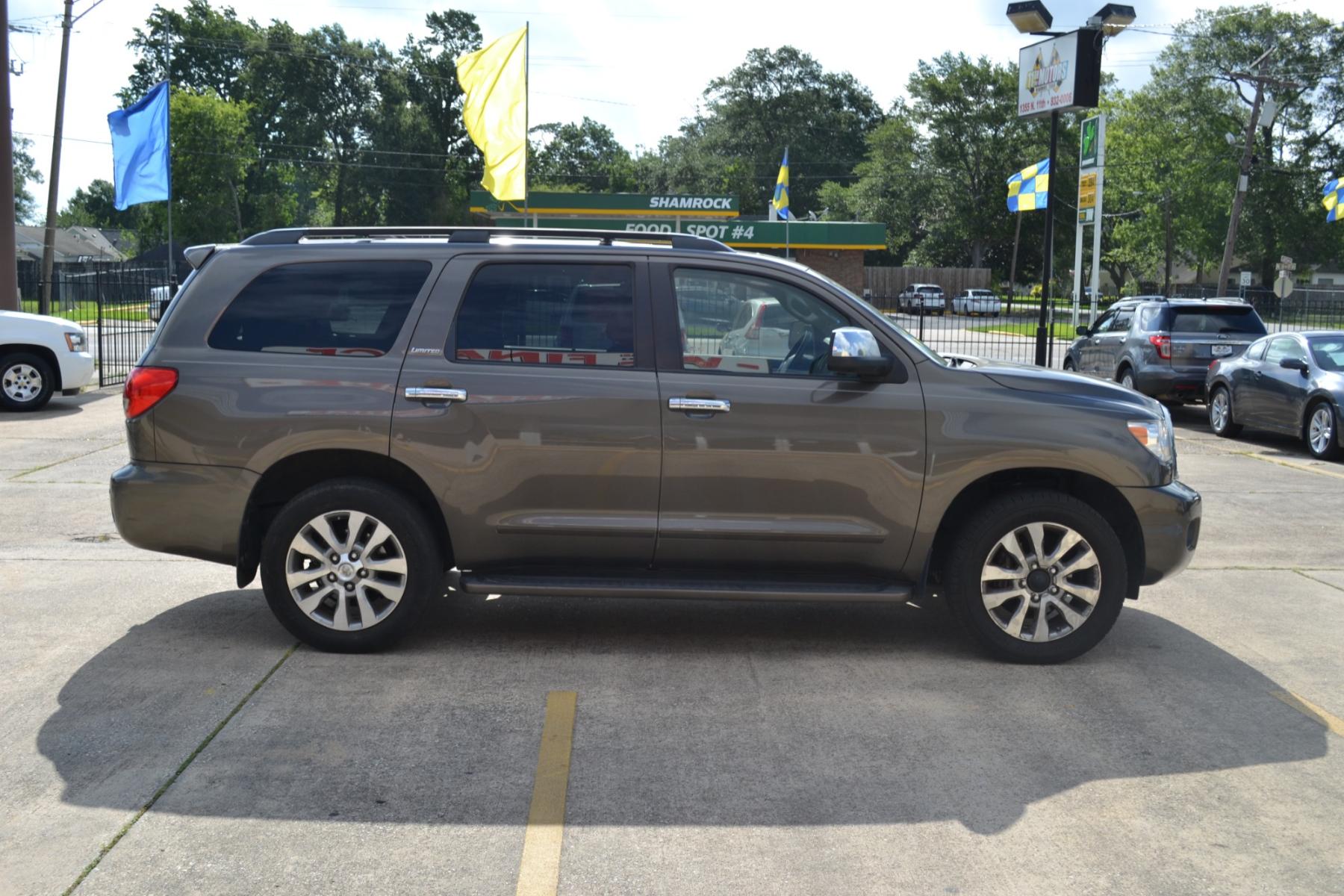 2010 Pyrite Mica /Graphite Leather Interior Toyota Sequoia Limited 4WD FFV (5TDJW5G19AS) with an 5.7L V8 DOHC 32V FFV engine, 6-Speed Automatic transmission, located at 1355 North 11th Street, Beaumont, 77702, (409) 832-0006, 30.094290, -94.130096 - Photo #5