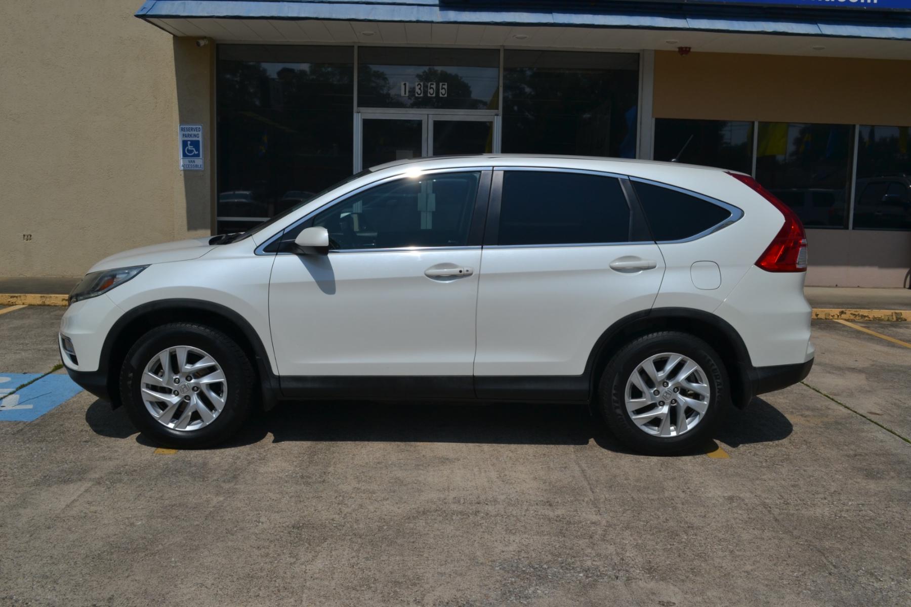 2015 White Diamond Pearl /Gray, cloth Honda CR-V EX 4WD (5J6RM4H54FL) with an 2.4L L4 DOHC 16V engine, Continuously Variable Transmission transmission, located at 1355 North 11th Street, Beaumont, 77702, (409) 832-0006, 30.094290, -94.130096 - Photo #1