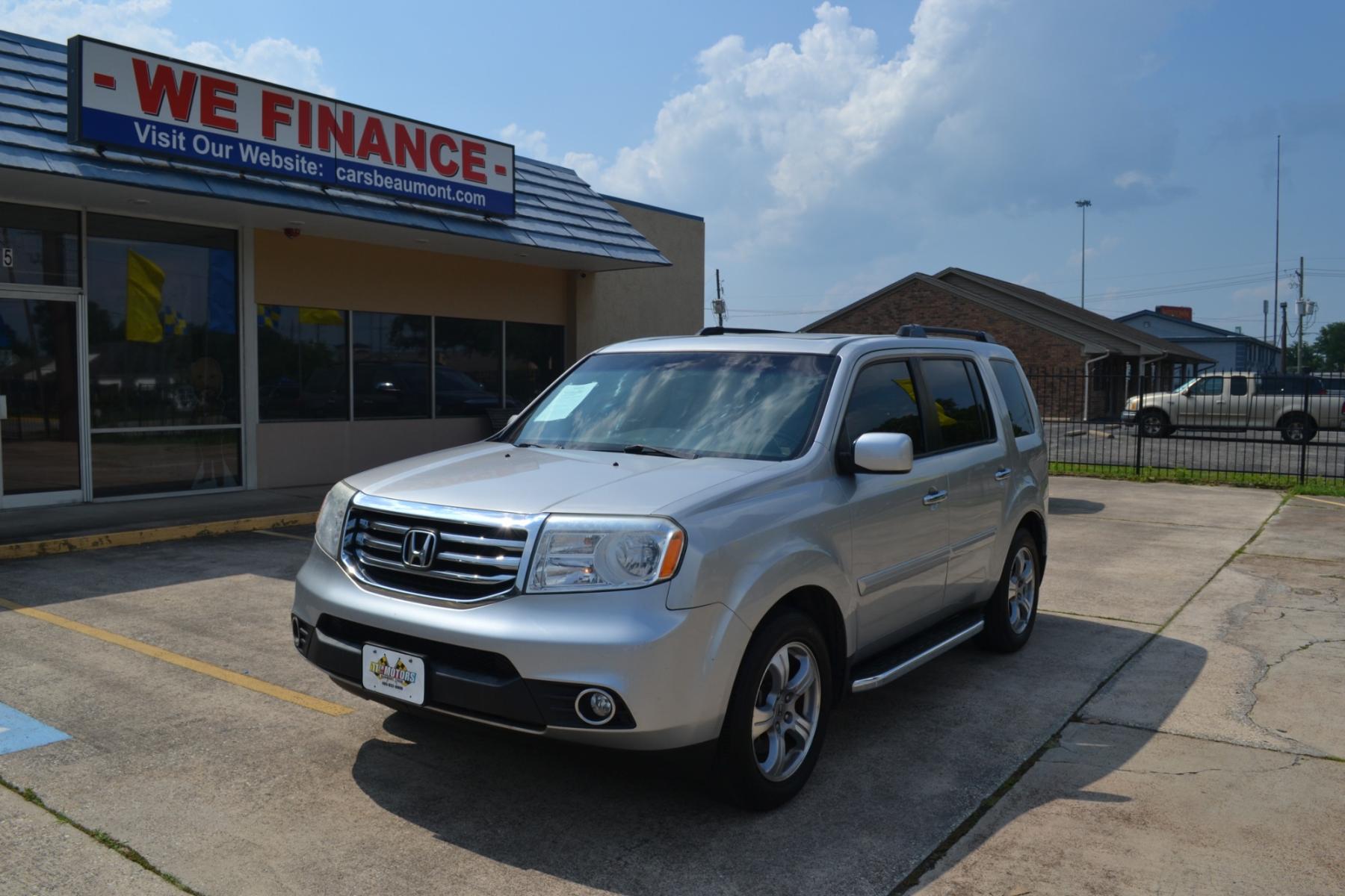 2014 Alabaster Silver Metallic /Gray Honda Pilot EX-L 2WD 5-Spd AT (5FNYF3H55EB) with an 3.5L V6 SOHC 24V engine, 5-Speed Automatic transmission, located at 1355 North 11th Street, Beaumont, 77702, (409) 832-0006, 30.094290, -94.130096 - Photo #0