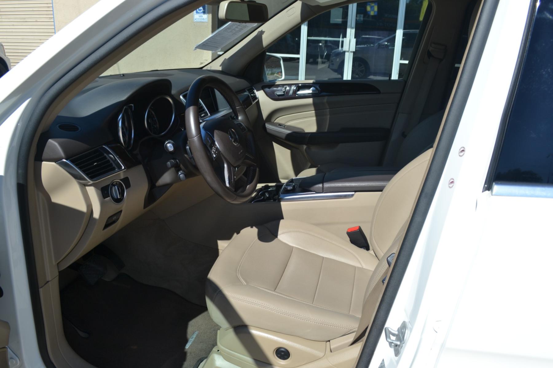2014 Polar White /Almond Beige/Black Mercedes-Benz M-Class ML350 4MATIC (4JGDA5JB7EA) with an 3.5L V6 DOHC 24V engine, 7-Speed Automatic transmission, located at 1355 North 11th Street, Beaumont, 77702, (409) 832-0006, 30.094290, -94.130096 - Photo #9
