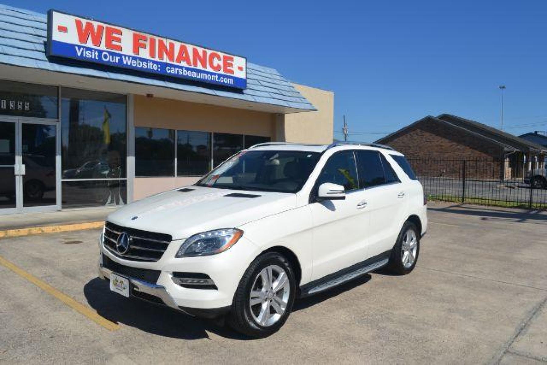 2014 Polar White /Almond Beige/Black Mercedes-Benz M-Class ML350 4MATIC (4JGDA5JB7EA) with an 3.5L V6 DOHC 24V engine, 7-Speed Automatic transmission, located at 1355 North 11th Street, Beaumont, 77702, (409) 832-0006, 30.094290, -94.130096 - Photo #17