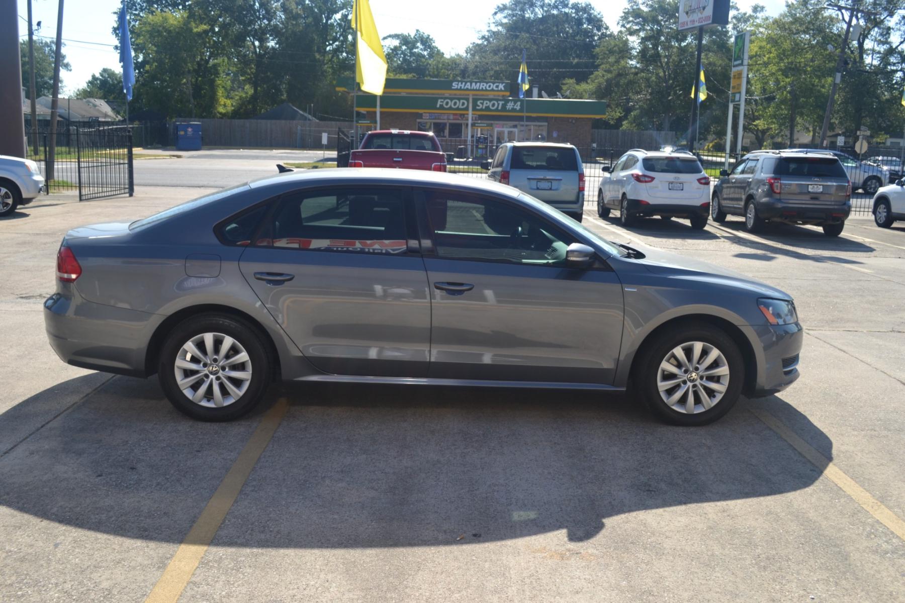 2014 Platinum Gray Metallic /Titan Black Volkswagen Passat 1.8T S AT (1VWAS7A36EC) with an 1.8L L4 TURBO DIESEL engine, 6-Speed Automatic transmission, located at 1355 North 11th Street, Beaumont, 77702, (409) 832-0006, 30.094290, -94.130096 - Photo #5