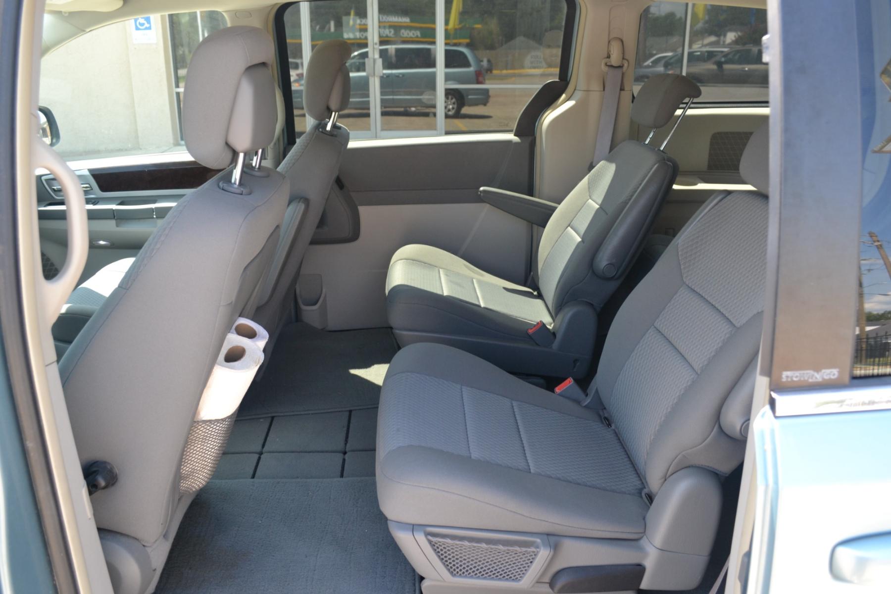 2010 Clearwater Blue Pearl /Medium Slate Gray/Light Shale Cloth Interior Chrysler Town and Country Touring (2A4RR5D16AR) with an 3.8L V6 OHV 12V engine, 6-Speed Automatic transmission, located at 1355 North 11th Street, Beaumont, 77702, (409) 832-0006, 30.094290, -94.130096 - Photo #10