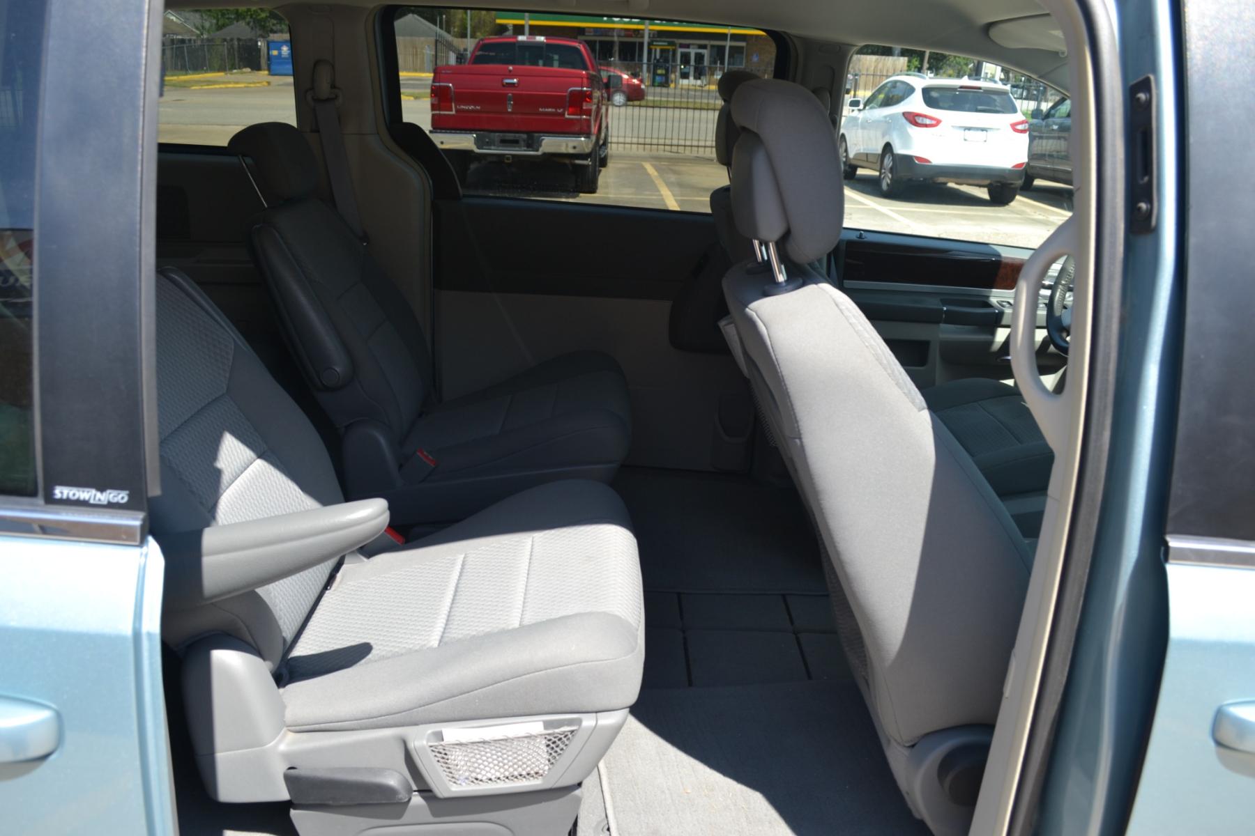 2010 Clearwater Blue Pearl /Medium Slate Gray/Light Shale Cloth Interior Chrysler Town and Country Touring (2A4RR5D16AR) with an 3.8L V6 OHV 12V engine, 6-Speed Automatic transmission, located at 1355 North 11th Street, Beaumont, 77702, (409) 832-0006, 30.094290, -94.130096 - Photo #12
