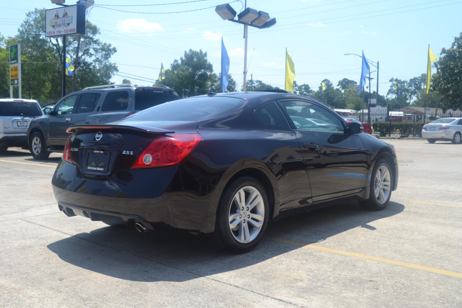 2012 Dark Slate Metallic /Charcoal Cloth Interior Nissan Altima 2.5 S CVT Coupe (1N4AL2EP0CC) with an 2.5L L4 DOHC 16V engine, Continuously Variable Transmission transmission, located at 1355 North 11th Street, Beaumont, 77702, (409) 832-0006, 30.094290, -94.130096 - Photo #4
