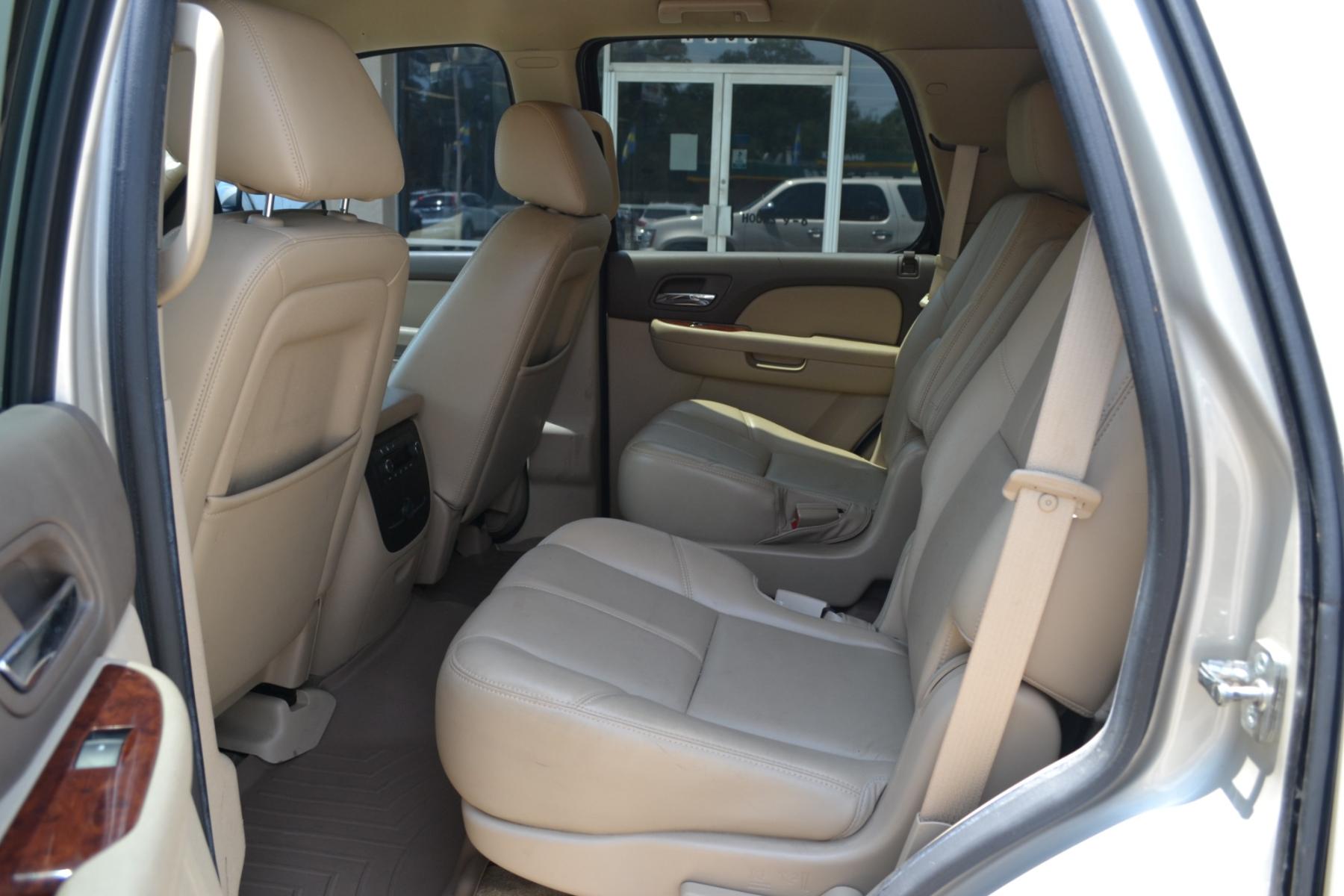 2013 Champagne Silver Metallic /Light Cashmere/Dark Cashmere Leather Interior Chevrolet Tahoe LT 2WD (1GNSCBE08DR) with an 5.3L V8 OHV 16V FFV engine, 6-Speed Automatic transmission, located at 1355 North 11th Street, Beaumont, 77702, (409) 832-0006, 30.094290, -94.130096 - Photo #10